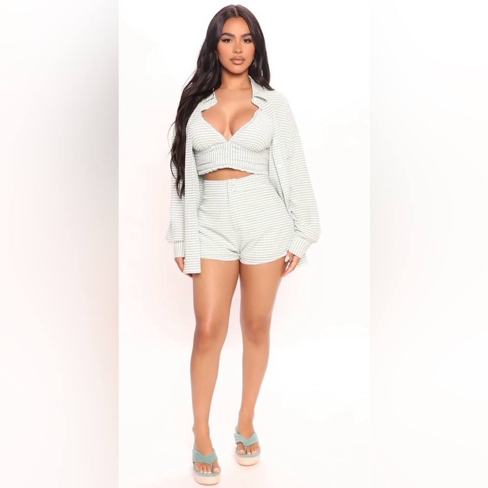 Fashion Nova “Sunday Picnic 3 Piece Short Set”